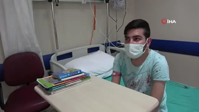 23 yaşındaki Emrullah'ın ilk öğretmeni Dilek hemşire oldu 23 yaşındaki Emrullah'ın ilk öğretmeni Dilek hemşire oldu