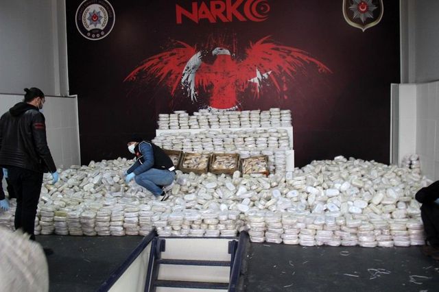 4 ton uyusturucu iste boyle bulundu 5 14016384 o