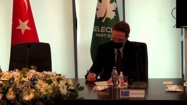 AB ülkelerinin büyükelçileri, Gelecek Partisi Genel Başkanı Davutoğlu ile görüştü AB ülkelerinin büyükelçileri, Gelecek Partisi Genel Başkanı Davutoğlu ile görüştü