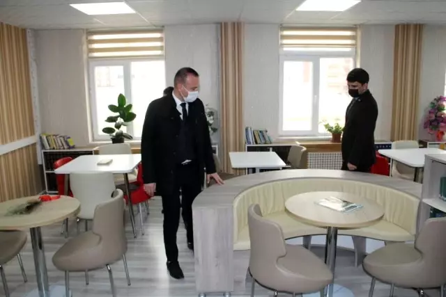 Ağrı'da 2 meslek lisesinde oluşturulan kütüphanelerin açılışı gerçekleştirildi Ağrı'da 2 meslek lisesinde oluşturulan kütüphanelerin açılışı gerçekleştirildi