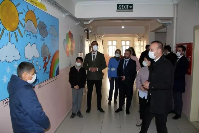 Ağrı Milli Eğitim Müdürü Tekin, dil sokağı ve kütüphane açılışı gerçekleştirdi Ağrı Milli Eğitim Müdürü Tekin, dil sokağı ve kütüphane açılışı gerçekleştirdi