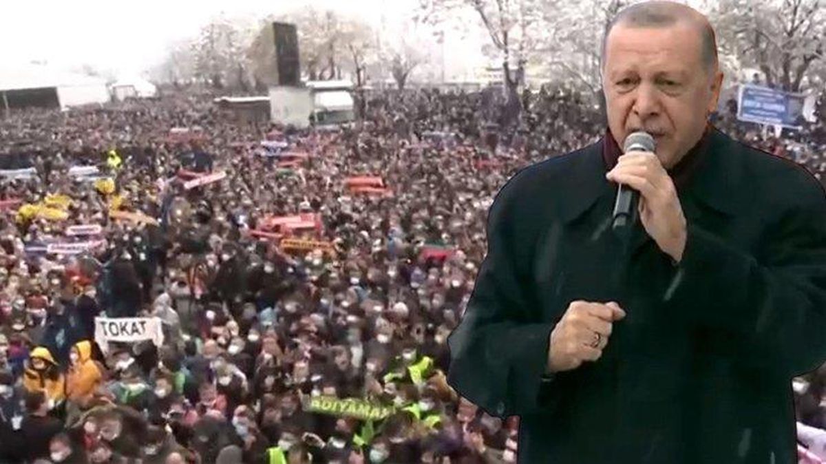 AK Parti'de kongre heyecanı! Salonda sayı sınırlı tutulsa da dışarıdaki görüntü endişelendirdi