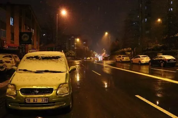 Ankara'da bahar havası yerini kara bıraktı Ankara'da bahar havası yerini kara bıraktı