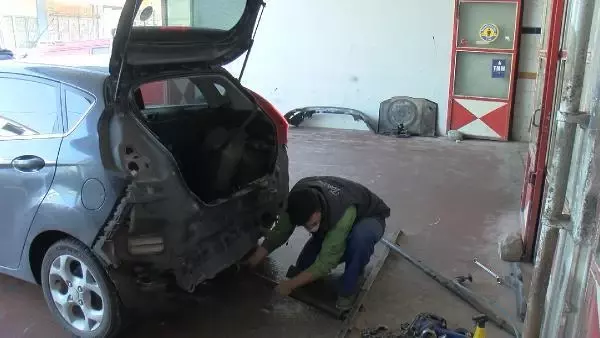 SAKARYA Babaları rahatsızlanınca otomobil tamir servisini 3 kız kardeş işletiyor