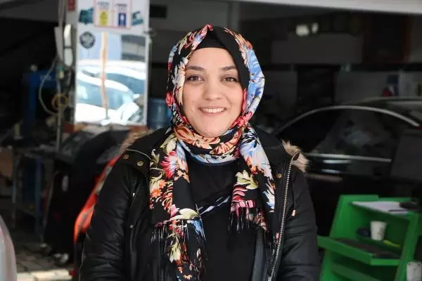 SAKARYA Babaları rahatsızlanınca otomobil tamir servisini 3 kız kardeş işletiyor