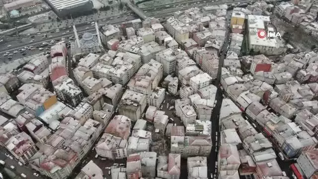 Beyaz örtü altında mest eden İstanbul manzarası Beyaz örtü altında mest eden İstanbul manzarası