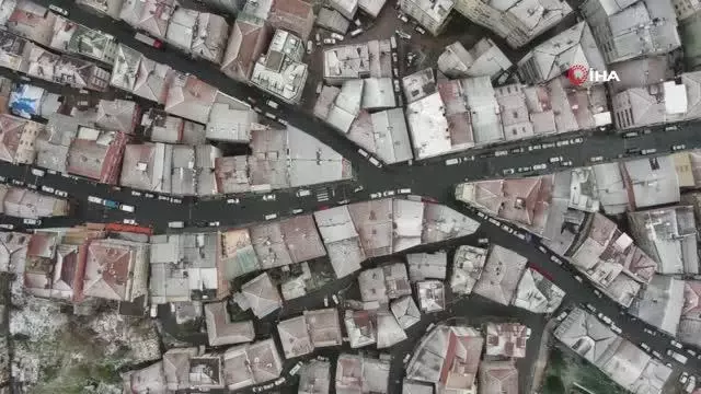 Beyaz örtü altında mest eden İstanbul manzarası Beyaz örtü altında mest eden İstanbul manzarası