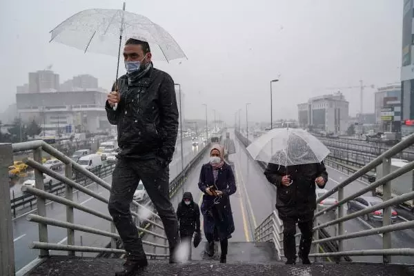 CEVİZLİBAĞ'DA KAR YAĞIŞI CEVİZLİBAĞ'DA KAR YAĞIŞI