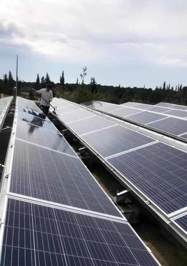 Engelli Rehabilitasyon Merkezi çatısında kurulu GES 450 bin kWh enerji üretti Engelli Rehabilitasyon Merkezi çatısında kurulu GES 450 bin kWh enerji üretti