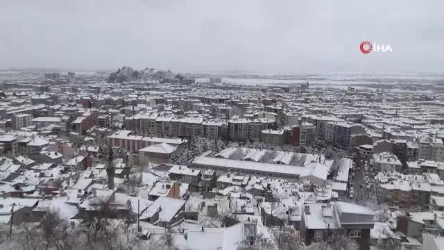 Kar ve soğuk havaya rağmen bisiklet tutkusundan vazgeçmedi Kar ve soğuk havaya rağmen bisiklet tutkusundan vazgeçmedi