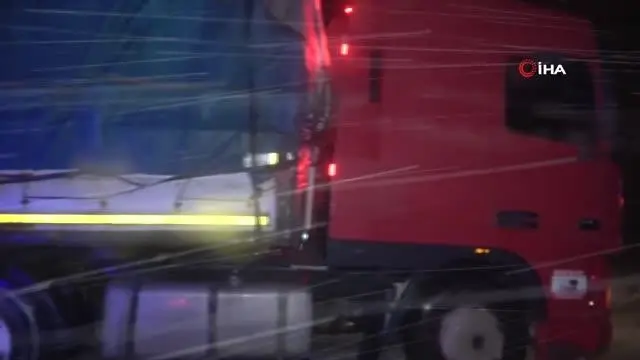 Kar ve tipi etkili oldu: Kırıkkale-Kayseri karayolu ağır tonajlı araçların geçişine kapatıldı Kar ve tipi etkili oldu: Kırıkkale-Kayseri karayolu ağır tonajlı araçların geçişine kapatıldı