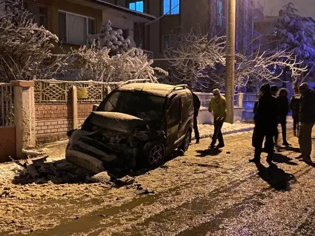 Kaza sonrası polisi 'Rektörün şoförüyüm' diyerek baskı altına almaya çalıştı Kaza sonrası polisi 'Rektörün şoförüyüm' diyerek baskı altına almaya çalıştı