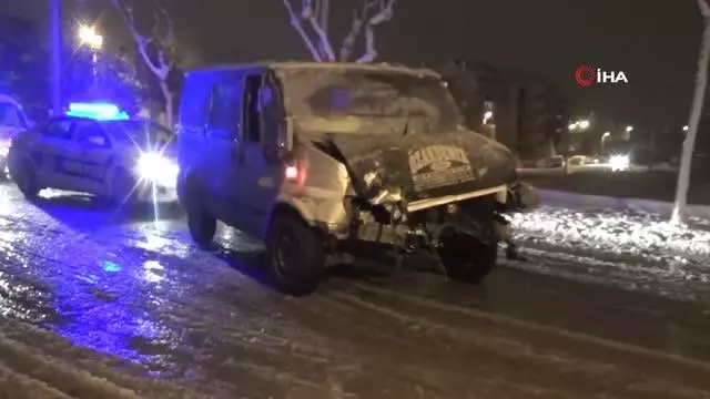 Kaza sonrası polisi 'Rektörün şoförüyüm' diyerek baskı altına almaya çalıştıKaza sonrası polisi 'Rektörün şoförüyüm' diyerek baskı altına almaya... Kaza sonrası polisi 'Rektörün şoförüyüm' diyerek baskı altına almaya çalıştıKaza sonrası polisi 'Rektörün şoförüyüm' diyerek baskı altına almaya...