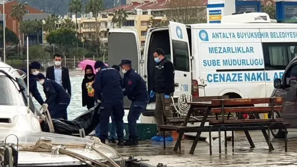 ANTALYA Kemer'de denizde erkek cesedi bulundu ANTALYA Kemer'de denizde erkek cesedi bulundu
