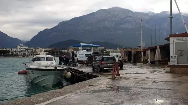 ANTALYA Kemer'de denizde erkek cesedi bulundu ANTALYA Kemer'de denizde erkek cesedi bulundu