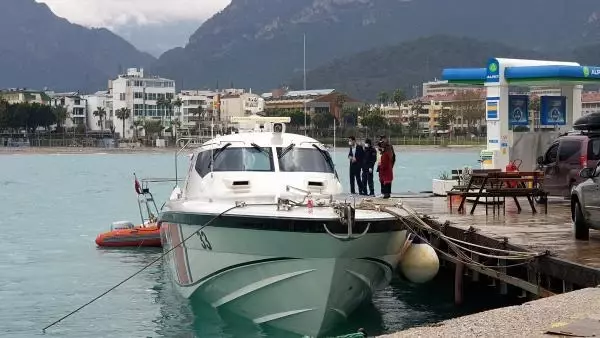 ANTALYA Kemer'de denizde erkek cesedi bulundu ANTALYA Kemer'de denizde erkek cesedi bulundu