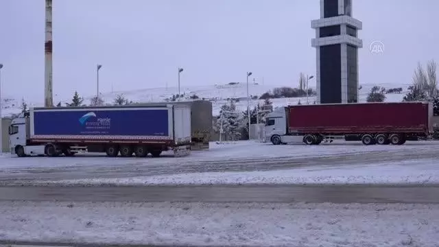 Kar yağışı etkili oldu Kar yağışı etkili oldu