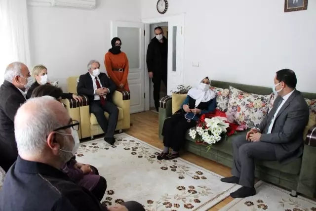Korona virüs 119 yaşındaki 'Şeker Nine'yi teğet geçti Korona virüs 119 yaşındaki 'Şeker Nine'yi teğet geçti