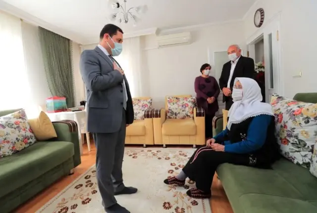 Korona virüs 119 yaşındaki 'Şeker Nine'yi teğet geçti Korona virüs 119 yaşındaki 'Şeker Nine'yi teğet geçti