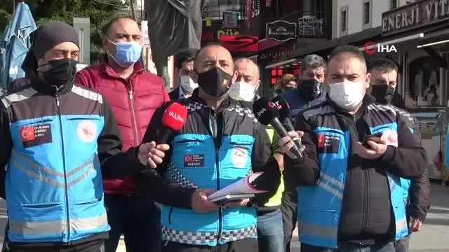 Motosikletli kuryeler isyan etti: 'Ya teslim edeceksin ya öleceksin' Motosikletli kuryeler isyan etti: 'Ya teslim edeceksin ya öleceksin'