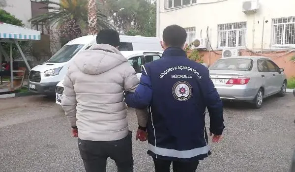 Osmaniye'de Suriye uyruklu 7 kaçak göçmen yakalandı Osmaniye'de Suriye uyruklu 7 kaçak göçmen yakalandı