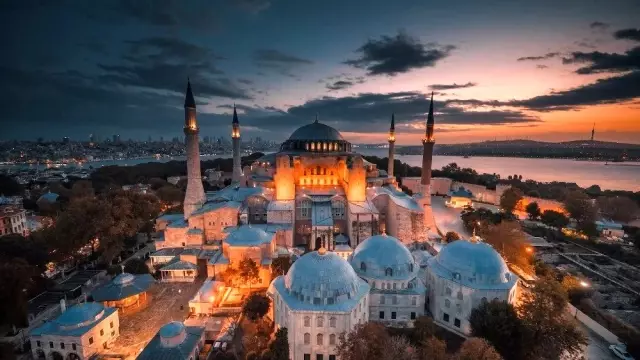 Rusların gözünden 'İstanbul' izleyenleri mest etti Rusların gözünden 'İstanbul' izleyenleri mest etti