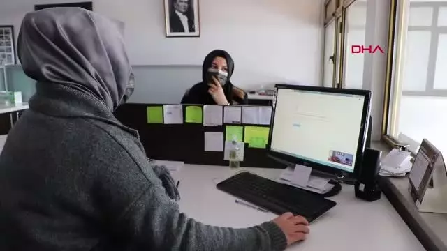 SAKARYA Babaları rahatsızlanınca otomobil tamir servisini 3 kız kardeş işletiyor