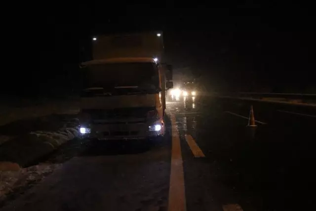 TEM'de tartışma sonucu otobüsten indirilen yolcu kazada hayatını kaybetti TEM'de tartışma sonucu otobüsten indirilen yolcu kazada hayatını kaybetti