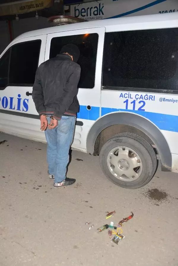 ADANA Yaya olarak kaçmaya çalışan iki şüpheli, yakalandı ADANA Yaya olarak kaçmaya çalışan iki şüpheli, yakalandı