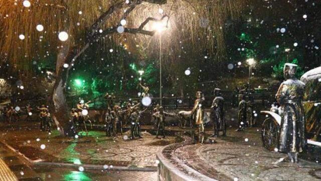 Yola çıkacaklar dikkat! Peş peşe gelen uyarıların ardından Ankara ve İstanbul'da beklenen kar yağışı başladı Yola çıkacaklar dikkat! Peş peşe gelen uyarıların ardından Ankara ve İstanbul'da beklenen kar yağışı başladı