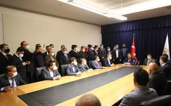 AK Parti AR-GE ve Eğitim Başkanlığı'nda devir teslim AK Parti AR-GE ve Eğitim Başkanlığı'nda devir teslim