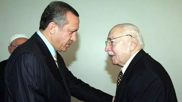 AK Parti kongresinde dikkat çeken detay! Erbakan'ın 'asil-yedek üye' geleneği hayata geçirildi AK Parti kongresinde dikkat çeken detay! Erbakan'ın 'asil-yedek üye' geleneği hayata geçirildi