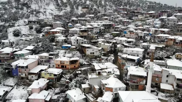 Aydın beyaza büründü, en çok çocuklar sevindi Aydın beyaza büründü, en çok çocuklar sevindi