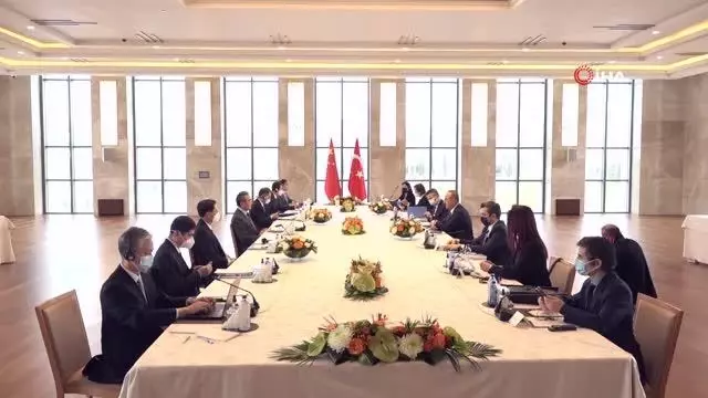Bakan Çavuşoğlu, Çinli mevkidaşı Wang Yi ile görüştü Bakan Çavuşoğlu, Çinli mevkidaşı Wang Yi ile görüştü