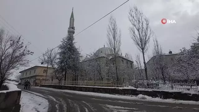 Bitlis'te 47 köy yolu ulaşıma kapandı Bitlis'te 47 köy yolu ulaşıma kapandı