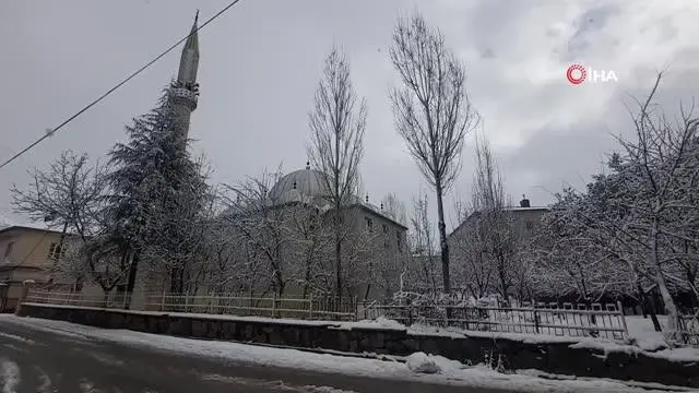 Bitlis'te 47 köy yolu ulaşıma kapandı Bitlis'te 47 köy yolu ulaşıma kapandı