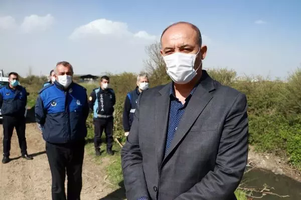 Dere yatağında çok sayıda at ve eşek kafasıyla kemikler bulundu (2) Dere yatağında çok sayıda at ve eşek kafasıyla kemikler bulundu (2)