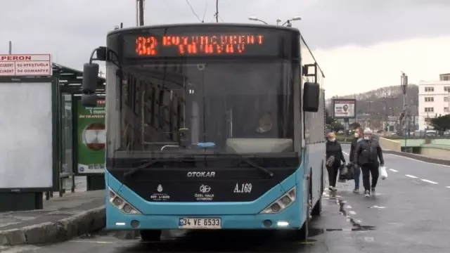 İstanbul'da otobüs şoförü yolcunun üzerine yürüdü, o anlar kamerada İstanbul'da otobüs şoförü yolcunun üzerine yürüdü, o anlar kamerada