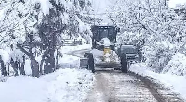 TRABZON Karadeniz'de kar nedeniyle 71 köy yolu kapandı TRABZON Karadeniz'de kar nedeniyle 71 köy yolu kapandı