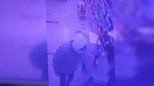 Markete soygun girişimi güvenlik kamerasında Markete soygun girişimi güvenlik kamerasında