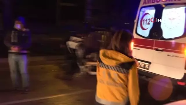İki otomobile çarpan araç takla attı: 1 yaralı İki otomobile çarpan araç takla attı: 1 yaralı