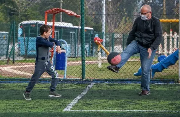 ANTALYA Otizmli oğluna bakmak için izin kullanan ebeye, amirinden hakaret iddiası ANTALYA Otizmli oğluna bakmak için izin kullanan ebeye, amirinden hakaret iddiası