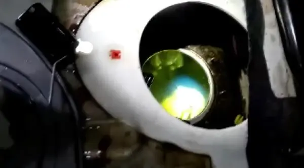 Otomobilin yakıt deposuna gizlenmiş 5 kilo metamfetamin ele geçirildi Otomobilin yakıt deposuna gizlenmiş 5 kilo metamfetamin ele geçirildi