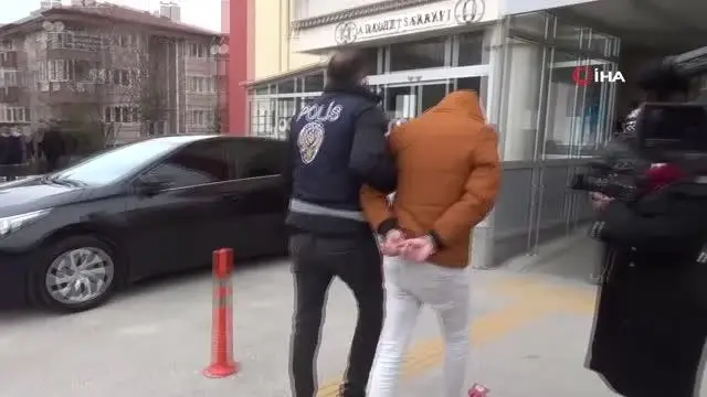 Savcılık 'çiğ köfte dürümü'nün silah sayılmasını istedi Savcılık 'çiğ köfte dürümü'nün silah sayılmasını istedi