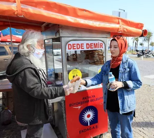 Son dakika haberi! 'Simitçi Dede'den güvene dayalı self servis Son dakika haberi! 'Simitçi Dede'den güvene dayalı self servis