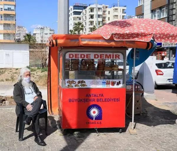 Son dakika haberi! 'Simitçi Dede'den güvene dayalı self servis Son dakika haberi! 'Simitçi Dede'den güvene dayalı self servis