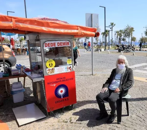 Son dakika haberi! 'Simitçi Dede'den güvene dayalı self servis Son dakika haberi! 'Simitçi Dede'den güvene dayalı self servis