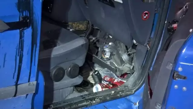Sultanbeyli'de kısıtlamayı delen sürücü minibüs ile kafa kafa çarpıştı: 2 yaralı Sultanbeyli'de kısıtlamayı delen sürücü minibüs ile kafa kafa çarpıştı: 2 yaralı