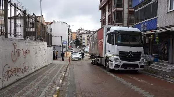 Son Dakika | SULTANGAZİ'DE OKULA GİDERKEN KAMYONUN ALTINDA KALAN KÜÇÜK ÇOCUK ÖLDÜ 2 Son Dakika | SULTANGAZİ'DE OKULA GİDERKEN KAMYONUN ALTINDA KALAN KÜÇÜK ÇOCUK ÖLDÜ 2