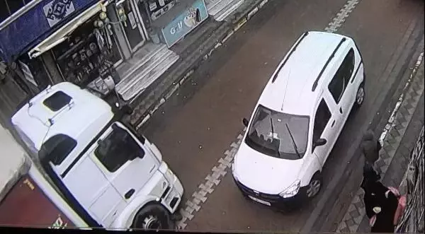 Son Dakika | SULTANGAZİ'DE OKULA GİDERKEN KAMYONUN ALTINDA KALAN KÜÇÜK ÇOCUK ÖLDÜ 2 Son Dakika | SULTANGAZİ'DE OKULA GİDERKEN KAMYONUN ALTINDA KALAN KÜÇÜK ÇOCUK ÖLDÜ 2